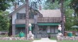 Trollhaugen Lodge - B&B Inn, Motel & Log Cabin