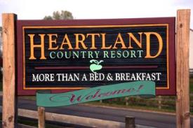Heartland Country Resort: Entry Sign