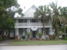 Historic Parker House Bed & Breakfast: Front View