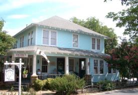 Wildflower Bed & Breakfast - on the Square: Wildflower Bed and Breakfast