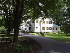 Formerly The Pinewoods House Bed & Breakfast: 