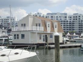 Luxury floating townhouse: Waterfront 