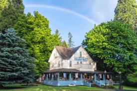 Prospect Historic Hotel B&B Inn - Motel & Dinner: Hotel Front w/Rainbow
