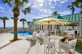 Island Cottage Inn: Pool Plaza w Ocean View