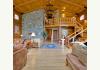 Anderson Creek Lodge: Family Room With Rock Fireplace