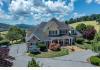 320 Whistle Creek Dr: Private, only 10 min from old town Lexington