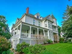 Inns for Sale with Queen Anne Architecture