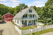 New England 1850 Farm House - Bed and Breakfast