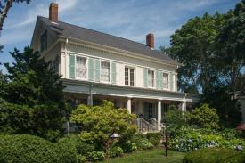  Turn-Key Cape Cod Inn with 19th-Century Charm: Exterior of Inn