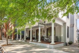 Chateau Bourbon B&B - Highly Profitable Louisville: Exterior - Front of Property