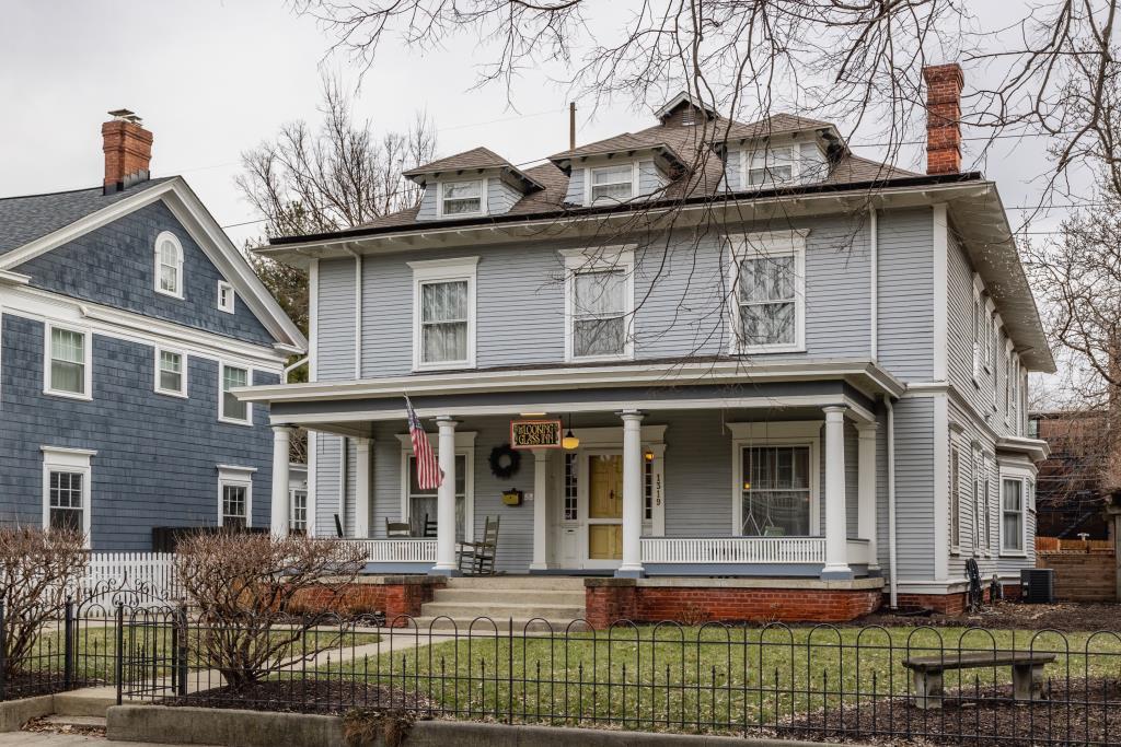 Lookng Glass Inn - INDIANAPOLIS, IN Inn for Sale