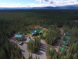 Caribou Cabins: Aerial view of property