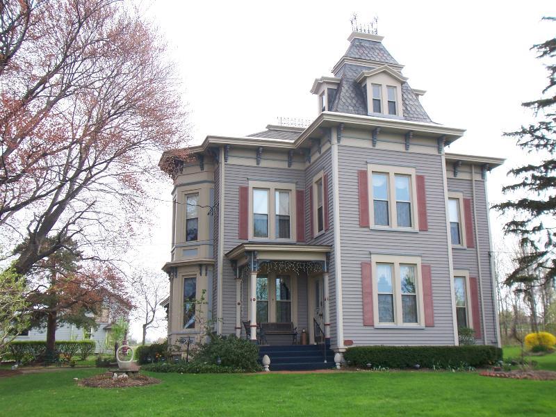 Sutherland House Canandaigua, NY Inn for Sale