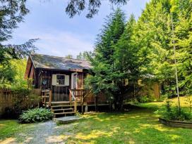 Stowe Cabins in the Woods: Owner's Cabin & Office