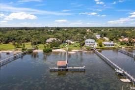 Sebastian Florida Luxury Cottages: Aerial image of Florida Inn for sale