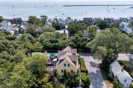 Aerie House: Aerie House by Cape Cod Bay