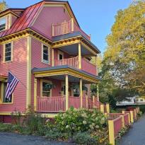 The Village Inn of Woodstock: Village Inn of Woodstock Exterior