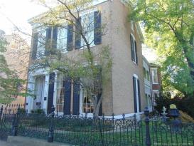 Iron Gate Inn: Exterior House