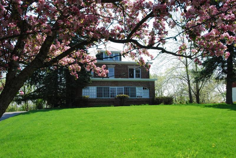 Bluestone Manor Saugerties, NY Inn for Sale