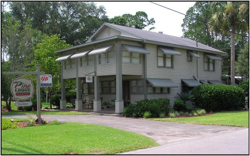 Pine Lodge Inglis, FL Inn for Sale