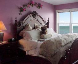 Huron House- On Lake Huron : Huron House Room w/Lakeview