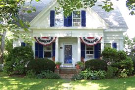 Blueberry Manor Inn: Inn front
