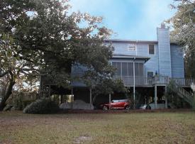 Goose Creek Bed and Breakfast: Side of House From Yard