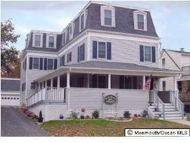 Cozy Manor Bed and Breakfast: 