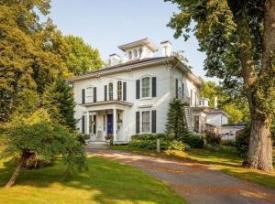The Homeport Inn & Tavern: 