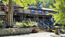 Sugar Tree Inn: exterior view