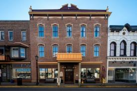 Hotel Millersburg: Front of building