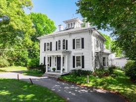 The Homeport Inn: 