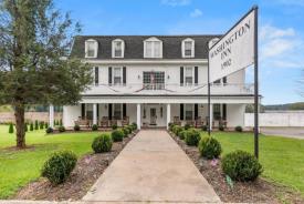 The Washington Inn | Turnkey 11-BR Historic Inn: 