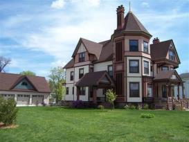 Le Chateau: Front