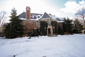 Greencrest Manor: Exterior