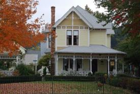 Edward Adams House: 