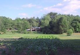 Gray Wolf Mountian Inn: Front view of Inn
