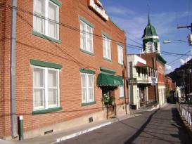 Bisbee Inn: Exterior View