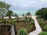 Bottle Creek Lodge: BoardWalk to Creek