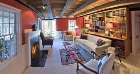 The Lincoln Inn at the Covered Bridge: The LIncoln Inn Library