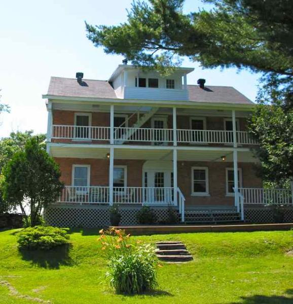 L'Aubergine Mansonville, QC Inn for Sale