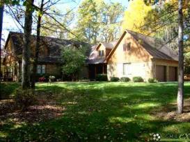 Moores Vineyard: Front Of Residence