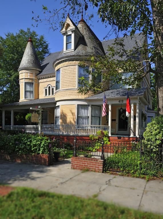 C.W. Worth House Bed and Breakfast Wilmington, NC Inn for Sale
