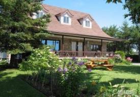 Award winning B&B: Shores of Lake Timiskaming: B&B Au Repos du Bouleau