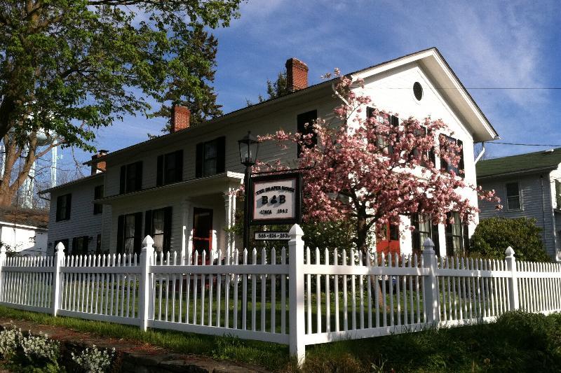 The Draper House B&B Lima, NY Inn for Sale