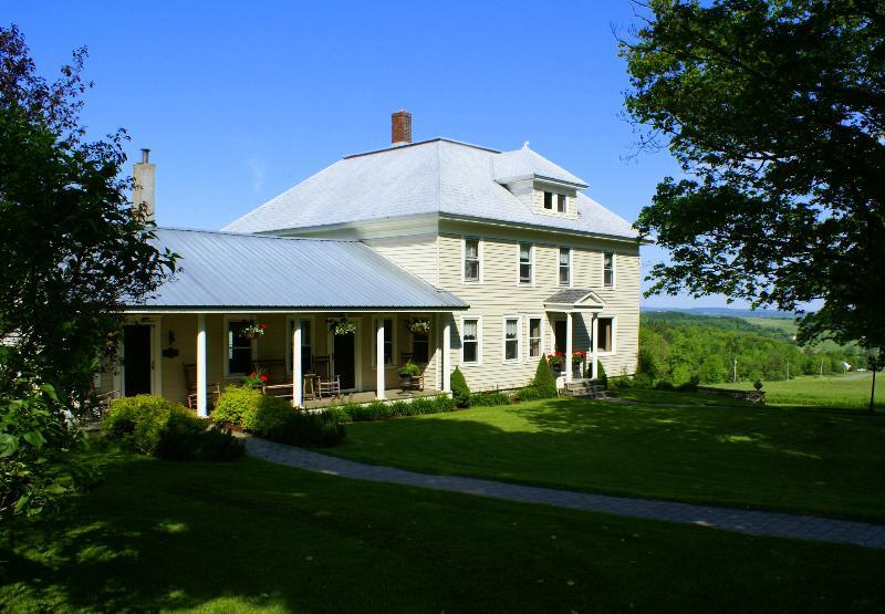 Stanton House B & B New Woodstock, NY Inn for Sale