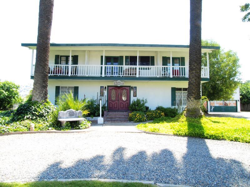 Plantation Bed & Breakfast Lemon Cove, CA Inn for Sale