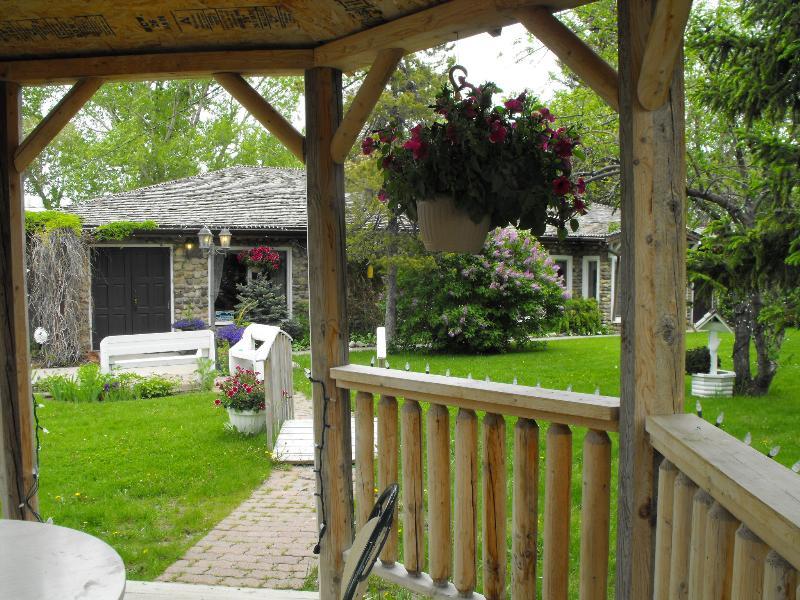 Cobblestone Manor Cardston, AB Inn for Sale