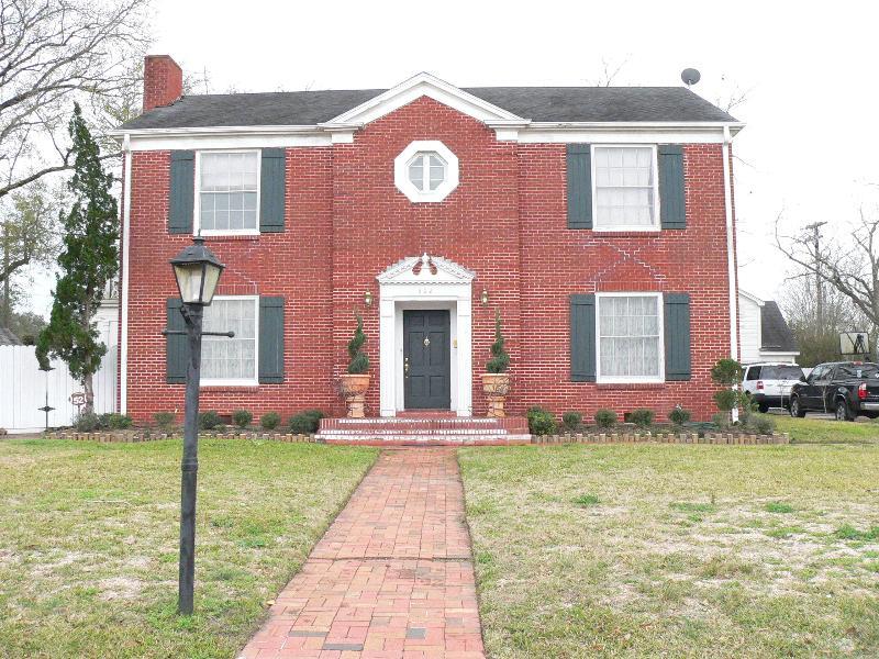 Swartz Estate Schulenburg, TX Inn for Sale