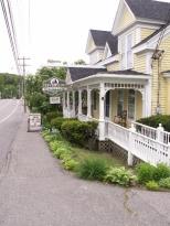 Riverside Inn: 